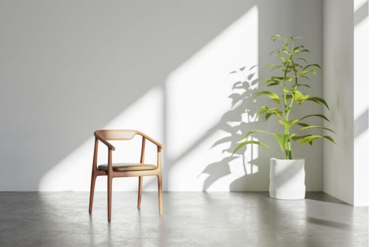 Pusty pokój z wpadającym światłem z okna — symbol pustki i poszukiwania sensu w trzeźwieniu.